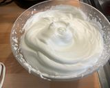 Une image de l'étape 5 de Biscuit de Savoie au café et amandes.