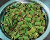 हरी मिर्च के टिपोरे (hari mirch ke tipode recipe in Hindi) रेसिपी चरण 3 फोटो