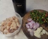 Foto langkah ke 1 dari resep Ikan Pari Asin Tumis Pedas.