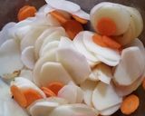 Foto del paso 1 de la receta: Papas y zanahorias en horno