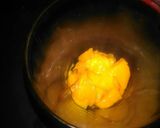 A picture of step 2 of Abstract flavoured smoothie with fresh mango.