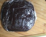 Foto del passaggio 4 della ricetta Biscotti "Mattoncini" al cacao con cuore morbido alle pere