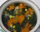 Foto langkah ke 5 dari resep 2. Sayur bening bayam wortel jagung.