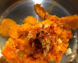 Füstösen pikáns sütőtökkrémleves recept fázis 2 fotója