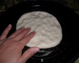 Foto del paso 10 de la receta: Pizza de muzzarella y aceitunas