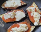 Foto del paso 3 de la receta: Berenjenas a la pizza🍆🧀🥯🍅🥙