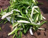 Hình bước làm 3 của món Miến Dong Xào Măng Và Lòng Gà