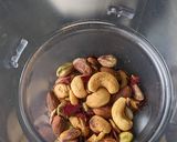 A picture of step 1 of Thandai.