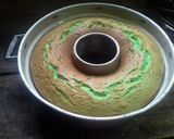 Foto langkah ke 6 dari resep Bolu pandan tanpa pengembang dan mentega.