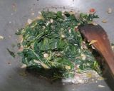 Foto langkah ke 7 dari resep Tumis daun singkong teri.