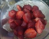 Foto langkah ke 5 dari resep Strawberry Cake.