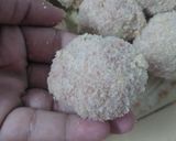 Foto del paso 4 de la receta: Bolitas de plátano rellenas de salchicha