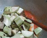 Foto langkah ke 3 dari resep Terong petai kuah bumbu balado.