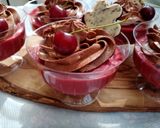 Pas rețetă Desert din spumă de vişine şi cremă de ciocolată 1 fotografie