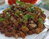 A picture of step 3 of Ramadan Iftar Special Chana Chaat.