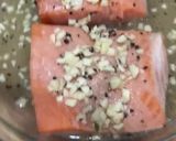 Foto del paso 4 de la receta: Sabor a mi: Salmón 🍣 con ajo