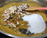 धनिया पंजीरी (dhaniya panjiri recipe in Hindi) रेसिपी चरण 1 फोटो