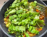 Foto langkah ke 3 dari resep [Eps. 48] Capcay Resep Mamak 🥦🥔🥕.