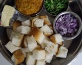 A picture of step 1 of Masala pav.