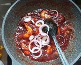 Gambar langkah 6 resipi Sambal udang strawberi masam manis.