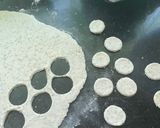 Foto del paso 2 de la receta: Bizcochitos de orégano con pocos ingredientes