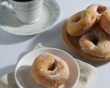 Foto langkah ke 5 dari resep Donat Gula Halus Simple (ulen tangan).