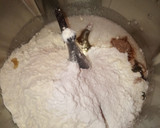 Foto del paso 2 de la receta: Bizcocho básico de yogurt y cacao(receta familiar)