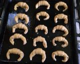 Foto del paso 5 de la receta: Medialunas con glace 🥐