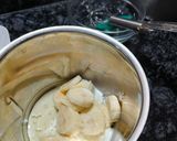 A picture of step 1 of Banana Suji Cake.