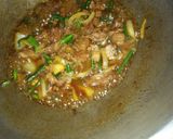 Foto langkah ke 2 dari resep Daging Tumis Cabe Ijo.