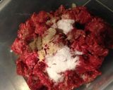 Albán Qofte marhából hagymasalátával recept fázis 1 fotója
