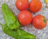 Une image de l'étape 1 de Soufflé Farcie aux Poivrons Verts / Tomates et Fromage.