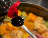 A picture of step 3 of 🫑 One-pot Kabocha squash, fried tofu in Japanese broth.