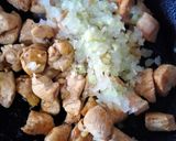 Foto del paso 2 de la receta: "Pasta con salsa bechamel y pollo" UTVCO