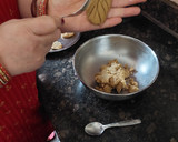 ठेकुआ(thekua recipe in hindi) रेसिपी चरण 4 फोटो