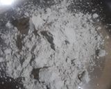 A picture of step 1 of Bajre ki roti.