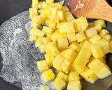 Foto del passaggio 5 della ricetta Riso ubriaco con ananas