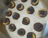 Foto langkah ke 7 dari resep Marble Cookies.