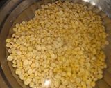 A picture of step 1 of Dal Palak.