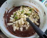 Foto del paso 2 de la receta: Budín húmedo de algarroba con frutas