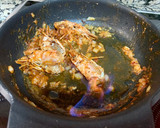 Foto del paso 1 de la receta: Fideuá con sepia, mejillones, berberechos y gambones