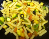 Foto del paso 1 de la receta: Tortiglioni con calabacitas y aceitunas