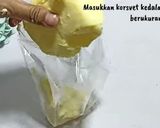 Foto langkah ke 4 dari resep Cromboloni (Croissant Bomboloni).