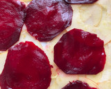 Foto del paso 4 de la receta: Ensalada de espárragos blancos sobre carpaccio de manzana y remolacha
