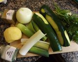 Foto del paso 1 de la receta Sopa crema de calabacines con cúrcuma y jengibre
