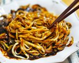 Foto langkah ke 14 dari resep JJajangmyeon dan homemade saus hitamnya.