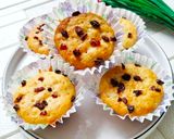 Foto langkah ke 6 dari resep Muffin Pisang Topping Cranberry.