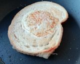 Tükörtojásos szendvics recept fázis 3 fotója