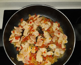 Foto del paso 2 de la receta: 🍚Arroz con pollo y aceitunas 🍗