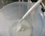 Foto langkah ke 4 dari resep Egg Drop Corn Soup with Tofu.